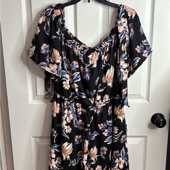 NWT Luxology Floral Pattern pantsuit/jumpsuit, on/off shoulder; wide leg, CHIC - Picture 3 of 8